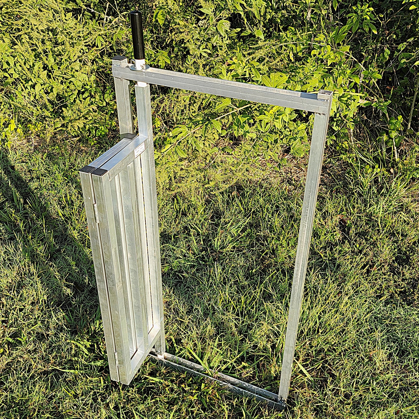 Aluminum 40-Inch-Tall Sheep & Goat Folding Stop Gate for Sorting Alley & Pen Systems