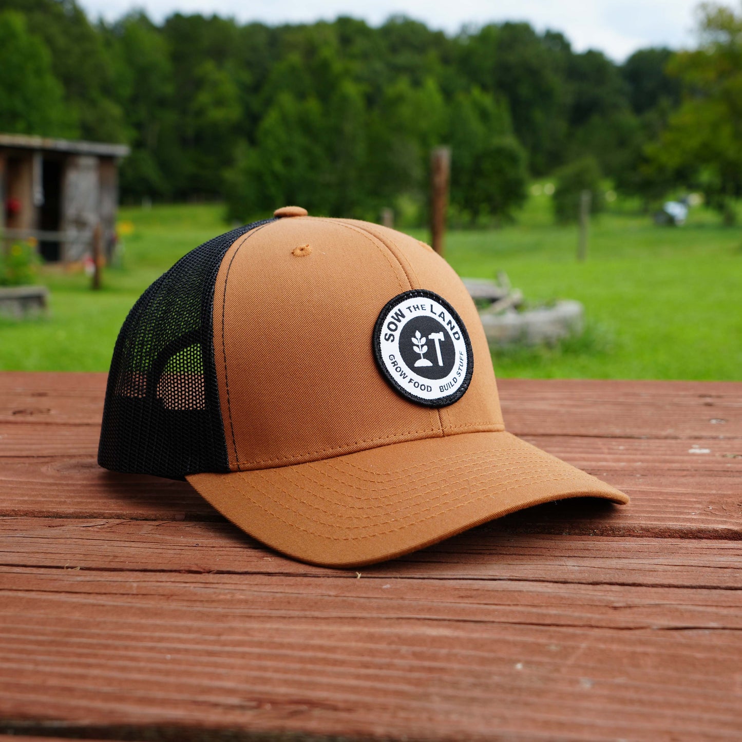 Trucker Mesh Hat (brown/black)