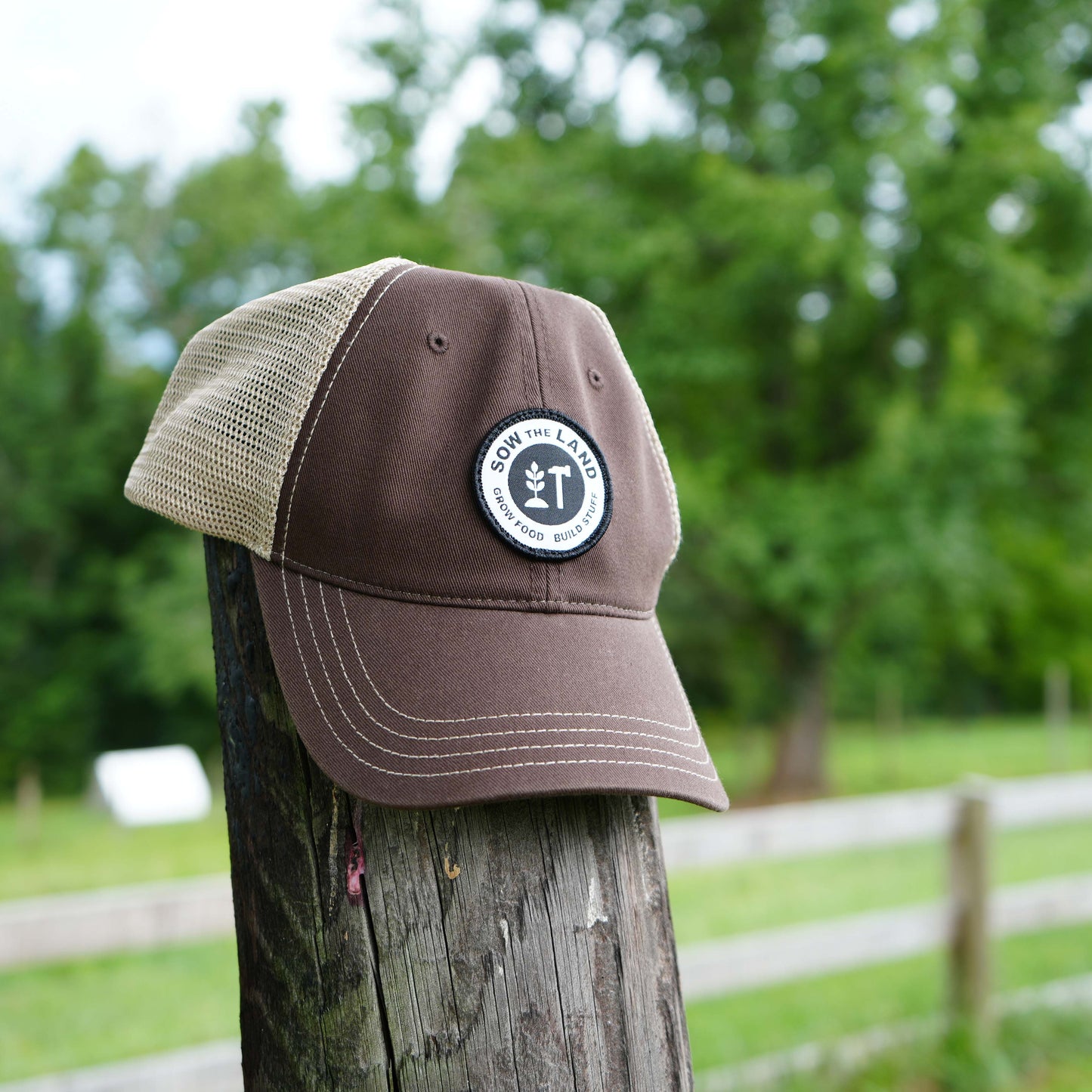 Washed Trucker Mesh Hat (brown/khaki)